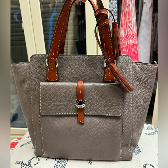Dooney & Bourke Handbags - Dooney and bourke cambridge pebble grain shopper taupe/elephant